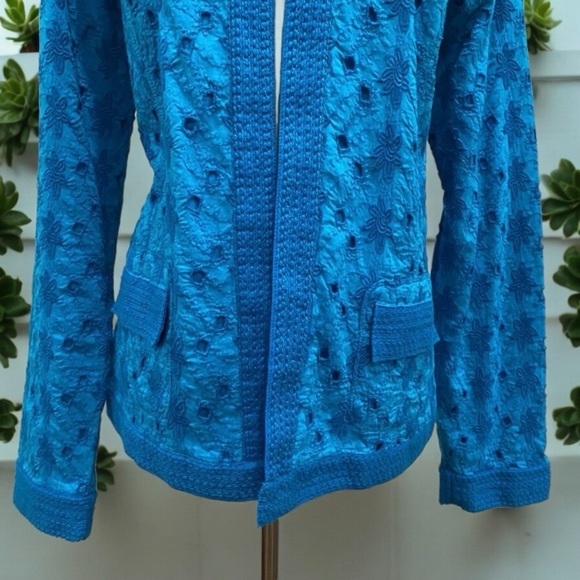 Chico’s Eyelet Lace Embroidered Open Front Cardigan Jacket Size 2 - Picture 3 of 13